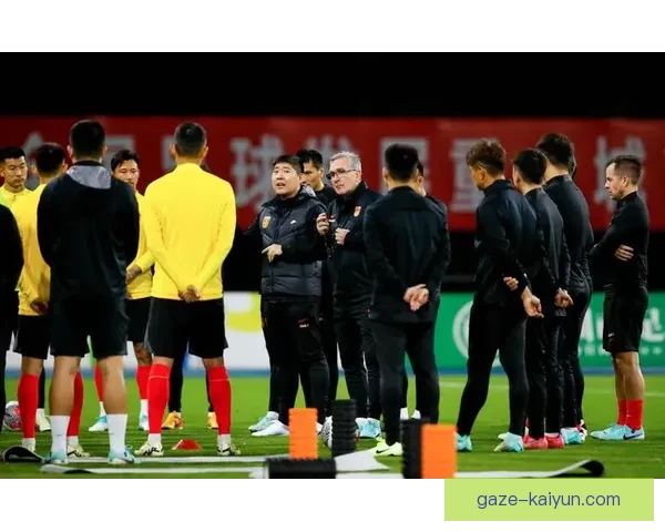 国足新帅亮相集训开启联赛焦点对决引爆新赛季期待球迷热情高涨